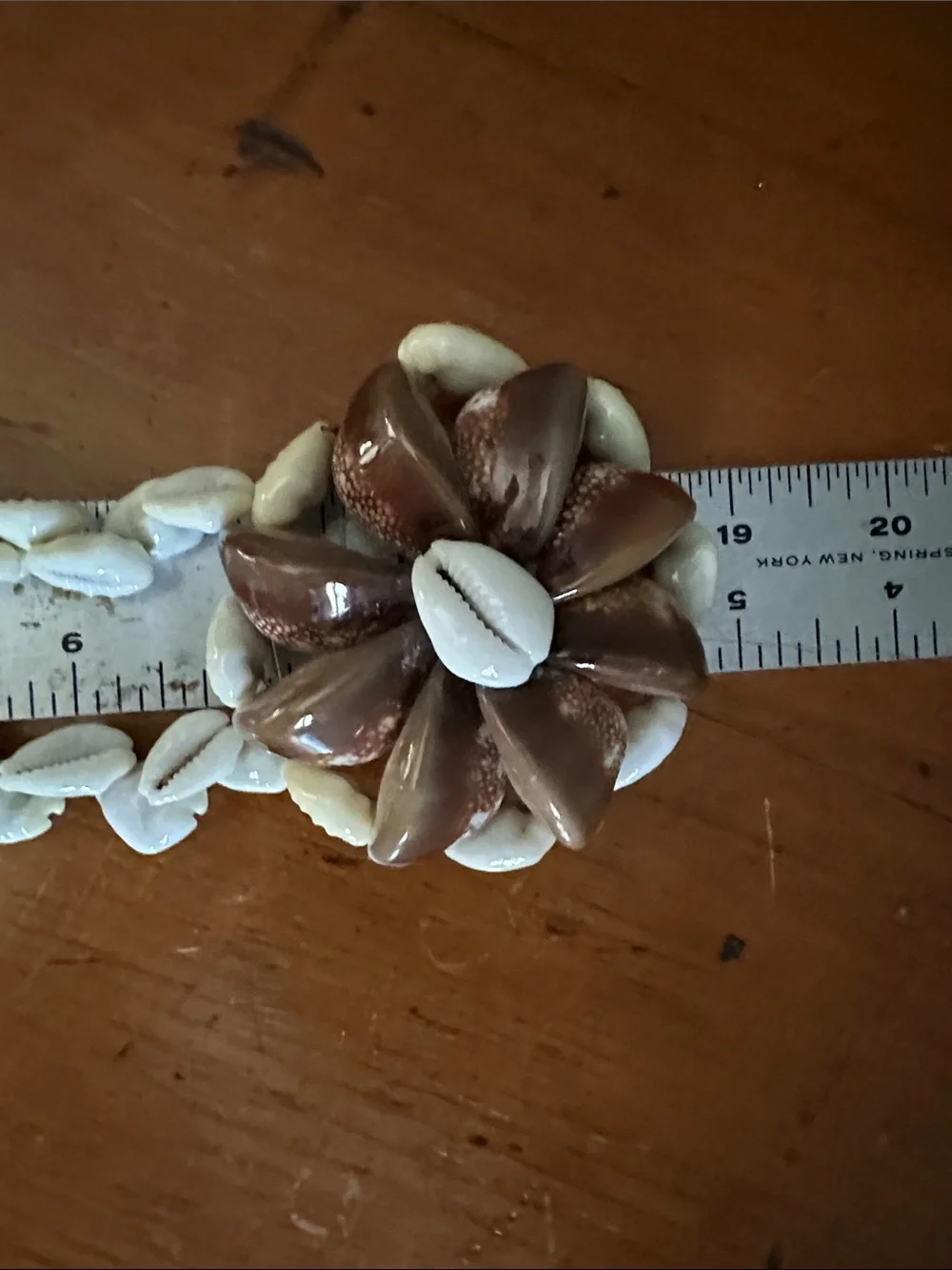 Balanced Cats Paw Cowrie Lei